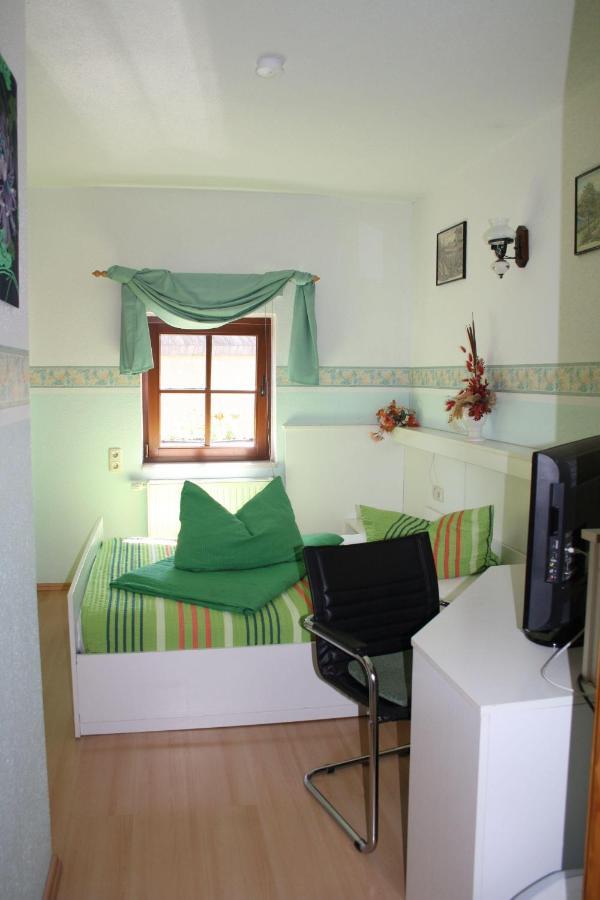 Doppelzimmer-In-Wiesa Thermalbad Wiesenbad Kültér fotó